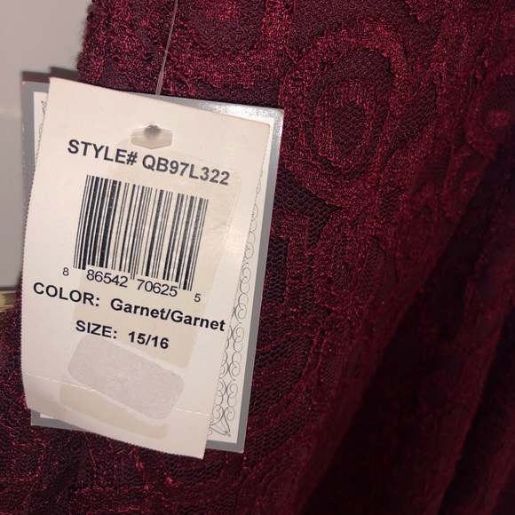 Juniors’ B. Darlin Red Lace Dress - Picture 6 of 8